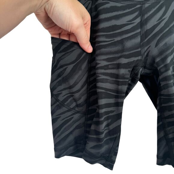 Lululemon Fast Free HR Biker Short 8" Tiger Camo Deep Coal Womens Size 2 - Picture 3 of 5